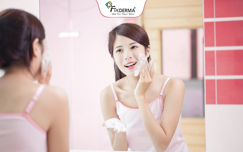 Dùng sửa rửa mặt cho da mặt